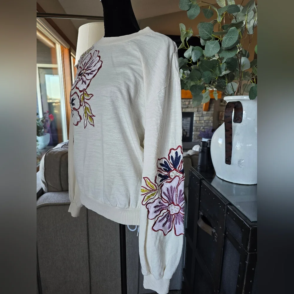 Anthropologie Appliqué Sweatshirt, MED - Picture 5 of 8